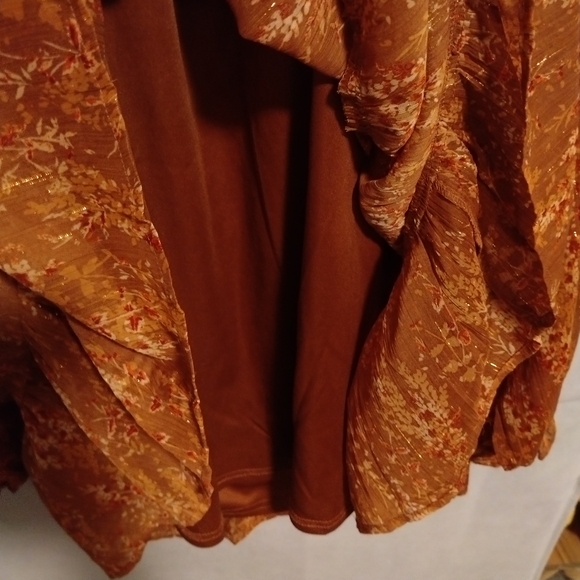 🆕🍁 Andree by Unit Peplum Ruffle Hem Peasant Blouse - Picture 8 of 15